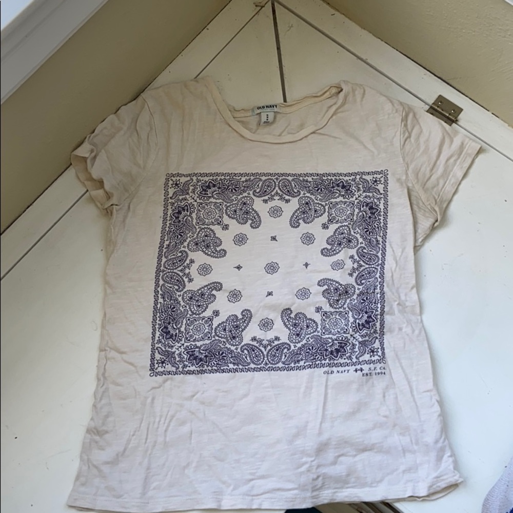 Old Navy tshirt